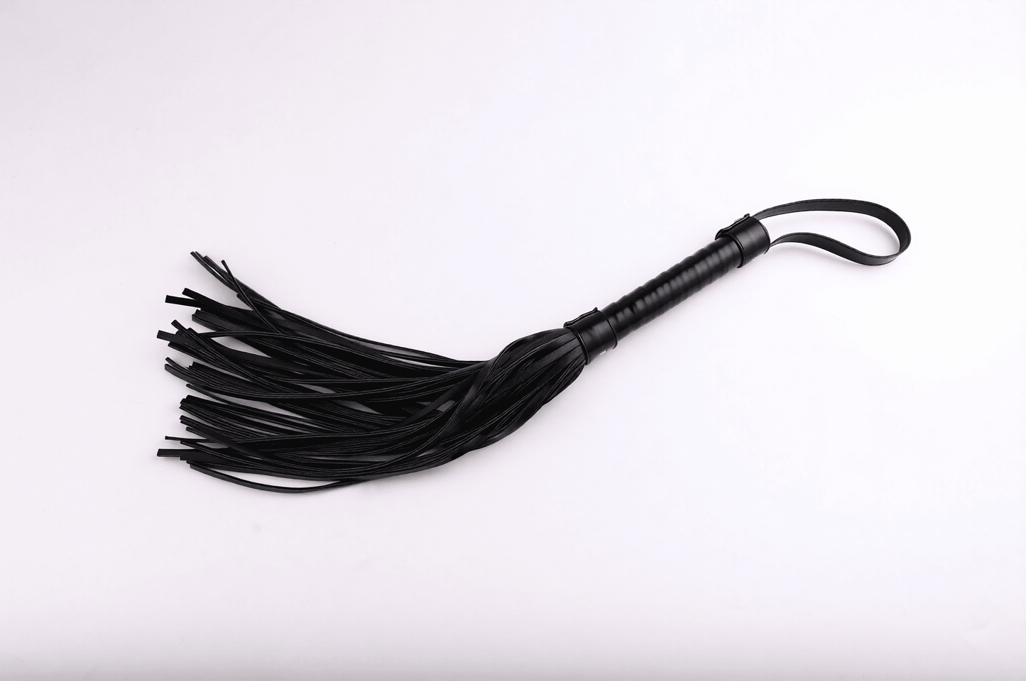 BLACK LEATHER FLOGGER